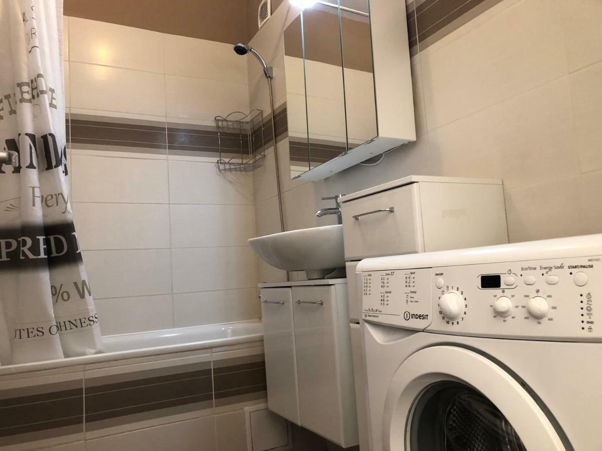 Dave Apartman Szeged Bagian luar foto